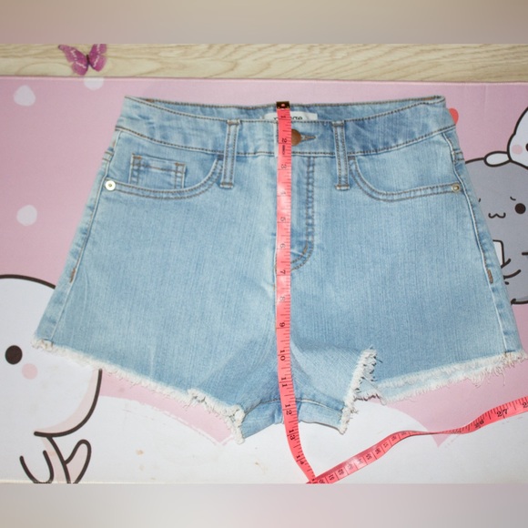 Refuge Jean Shorts | Light Blue wash | 2 - Picture 2 of 7